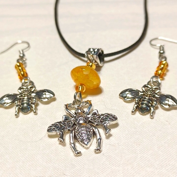 Bee pendant earrings set handmade golden silver beads glass amber dragons veins - Picture 2 of 6